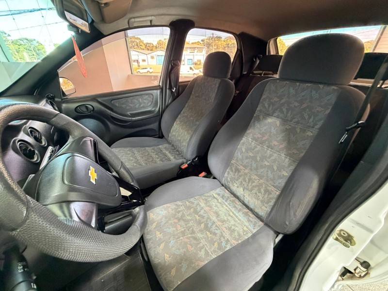 CHEVROLET - CELTA - 2002/2003 - Branca - R$ 17.900,00