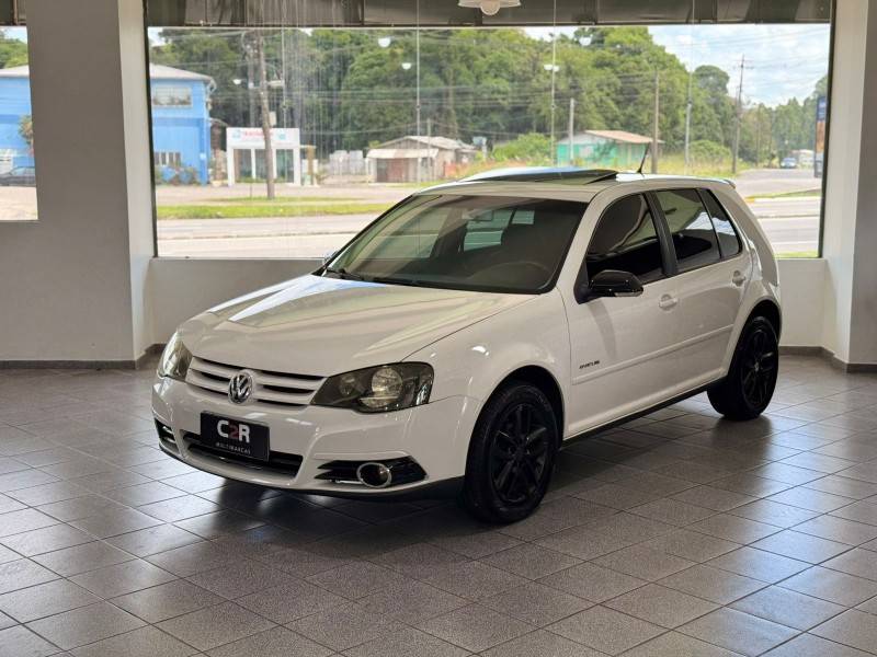 VOLKSWAGEN - GOLF - 2011/2011 - Branca - R$ 49.900,00